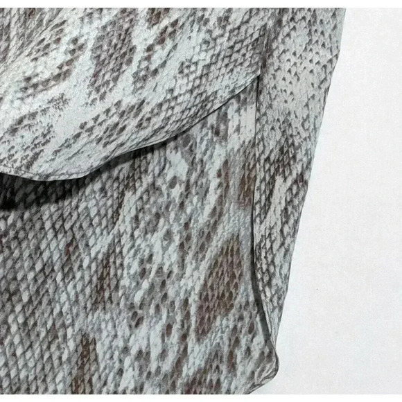 Acrobat 100% Silk Reptile Snake Print Top Size XS Gray Taupe Grey Short Sleeve - Picture 5 of 5